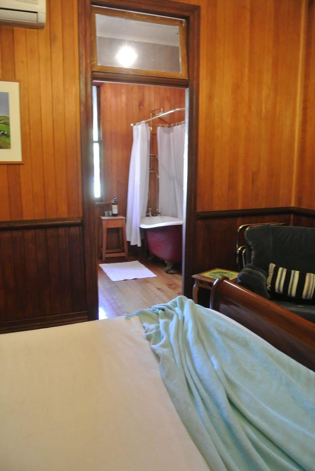 Wiss House Bed & Breakfast Kalbar Bagian luar foto